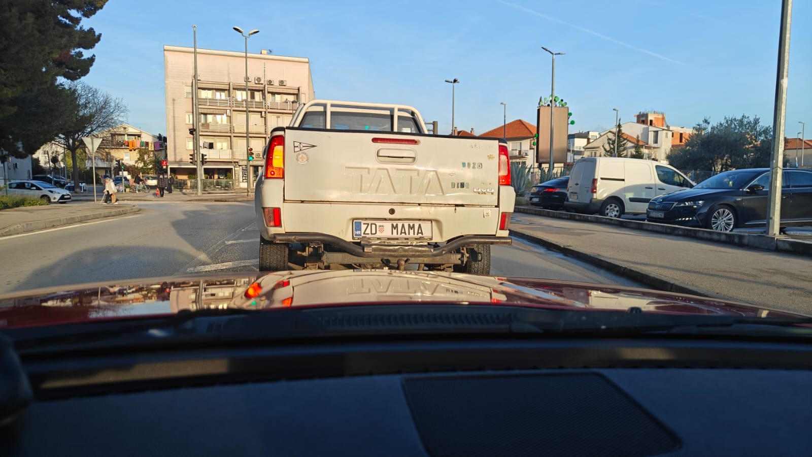 212428_946df689ae9688d0e7c5e8bba5379705.jpg
